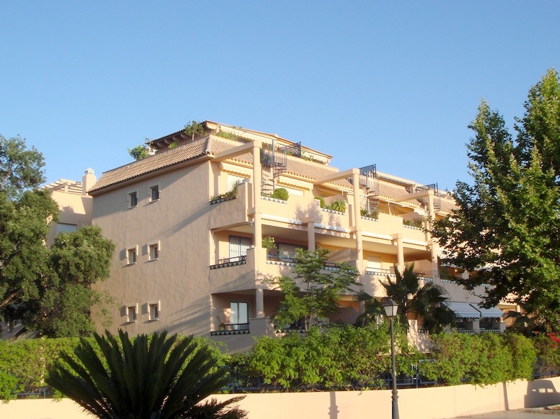 Long Term Apartment For Rent in Elviria